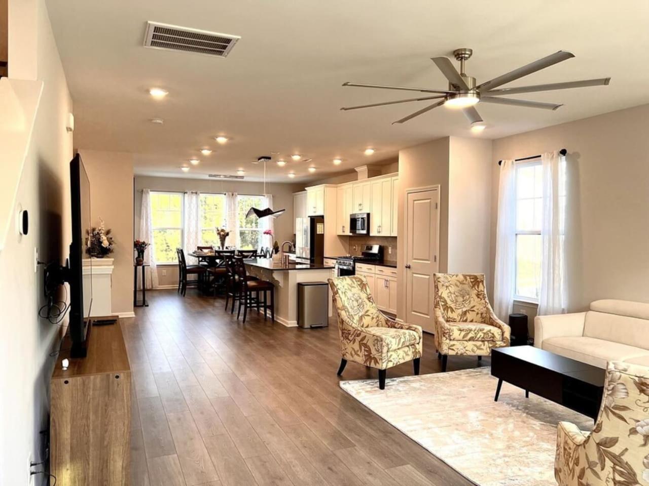 The Villas Buckingham 10 Mins To Rdu Airport Duke Downtown Durham Bagian luar foto