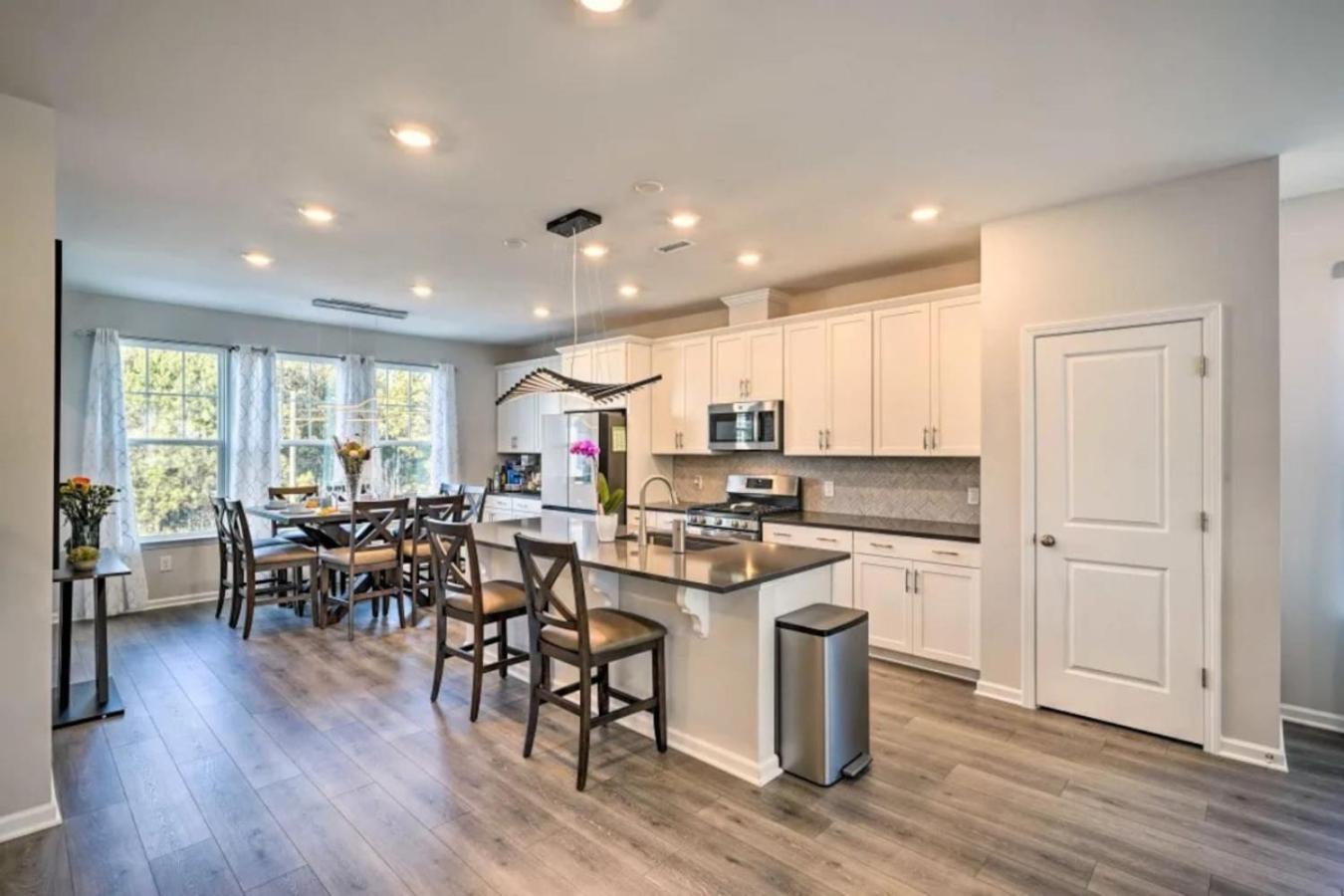 The Villas Buckingham 10 Mins To Rdu Airport Duke Downtown Durham Bagian luar foto