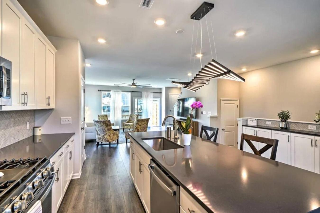 The Villas Buckingham 10 Mins To Rdu Airport Duke Downtown Durham Bagian luar foto