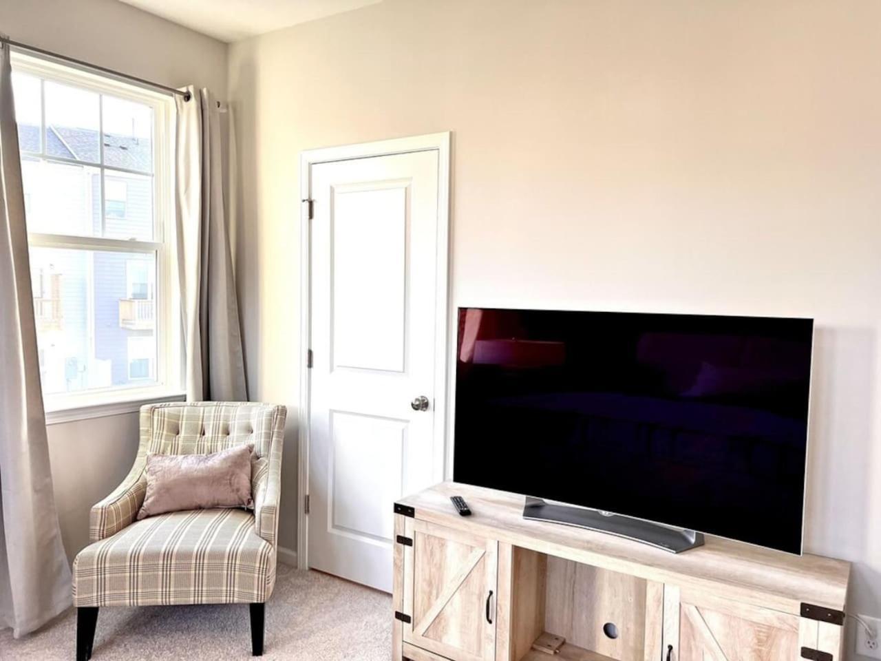 The Villas Buckingham 10 Mins To Rdu Airport Duke Downtown Durham Bagian luar foto