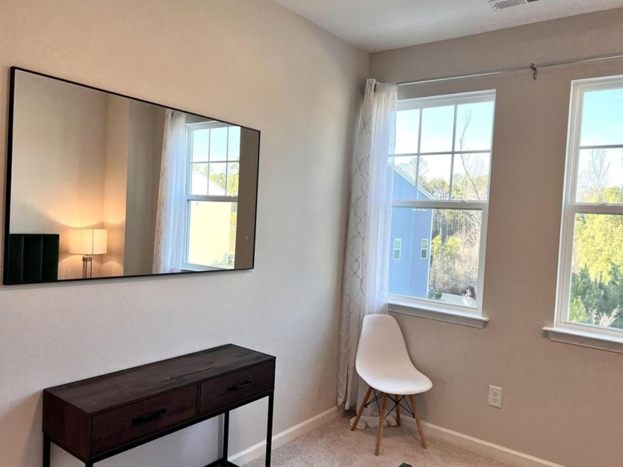 The Villas Buckingham 10 Mins To Rdu Airport Duke Downtown Durham Bagian luar foto