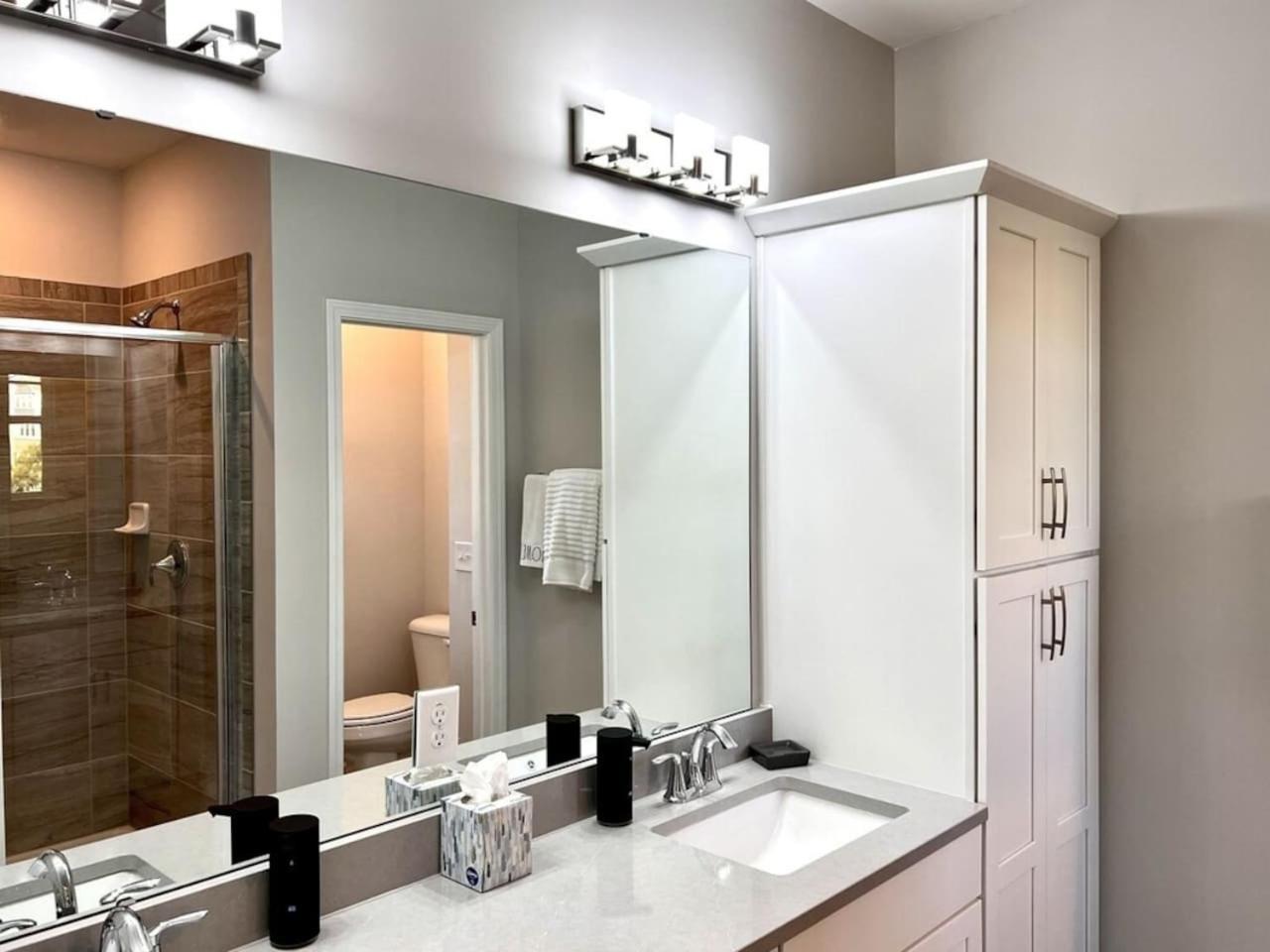 The Villas Buckingham 10 Mins To Rdu Airport Duke Downtown Durham Bagian luar foto