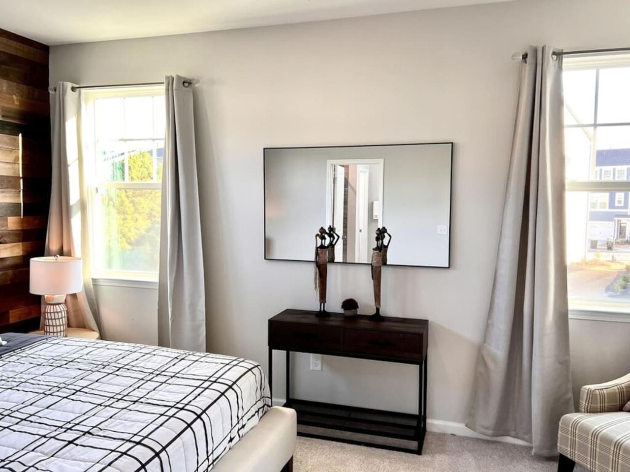 The Villas Buckingham 10 Mins To Rdu Airport Duke Downtown Durham Bagian luar foto