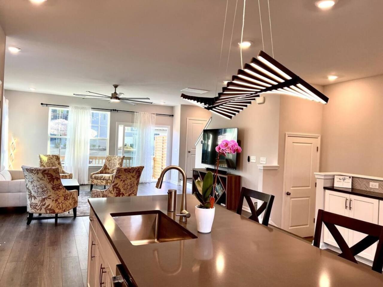 The Villas Buckingham 10 Mins To Rdu Airport Duke Downtown Durham Bagian luar foto